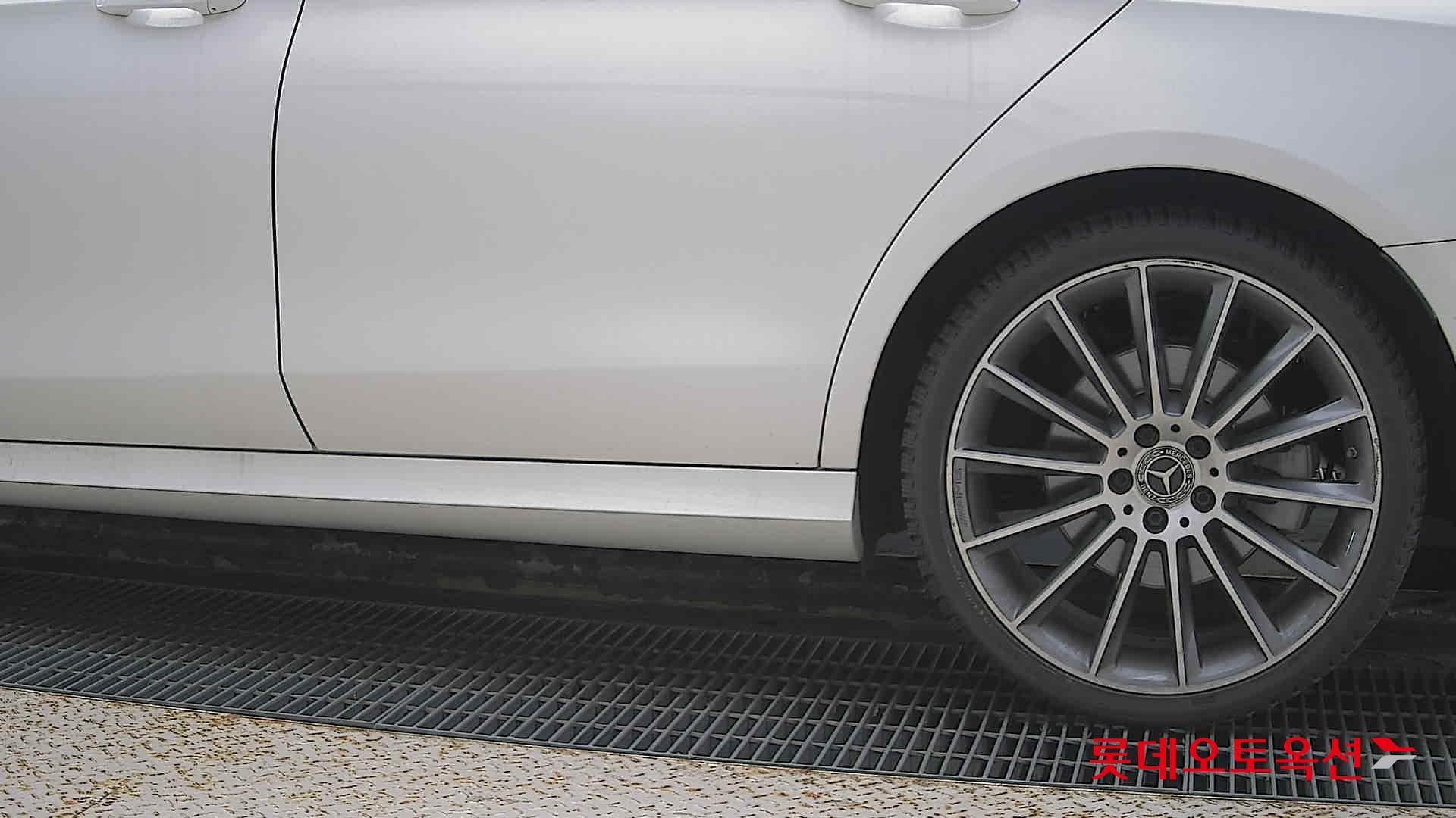 Mercedes-Benz Benz E350 4Matic id 3052609 из Кореи 22