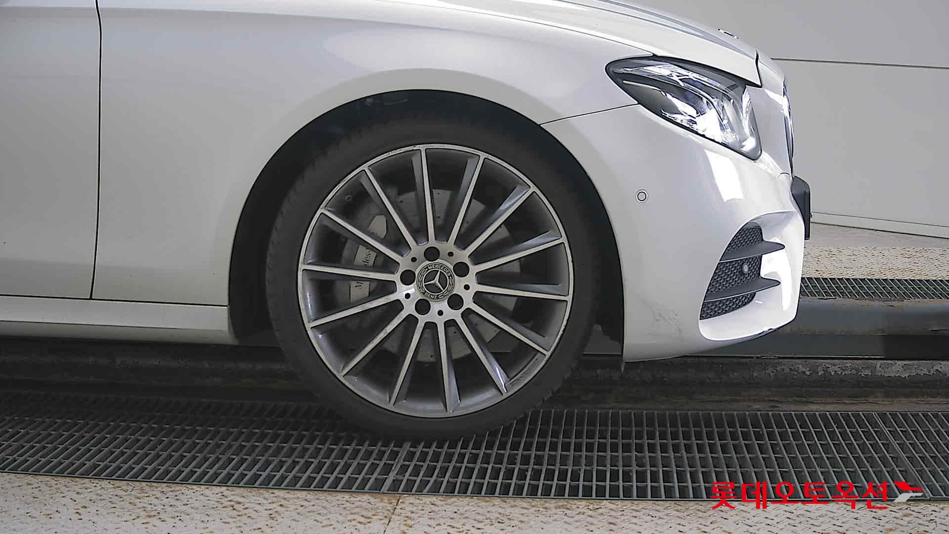 Mercedes-Benz Benz E350 4Matic id 3052609 из Кореи 23