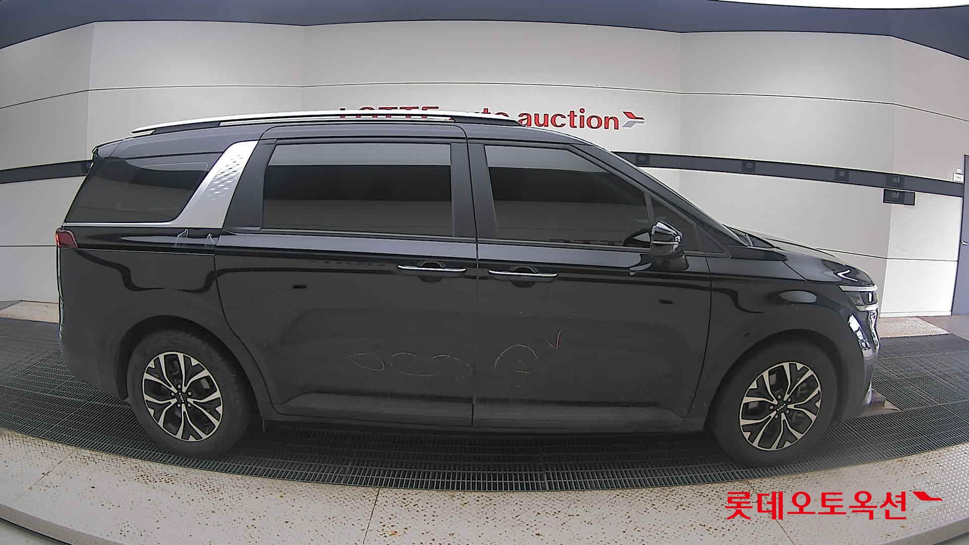 Kia Carnival 2023 Aurora Black Pearl из Кореи, фото 3