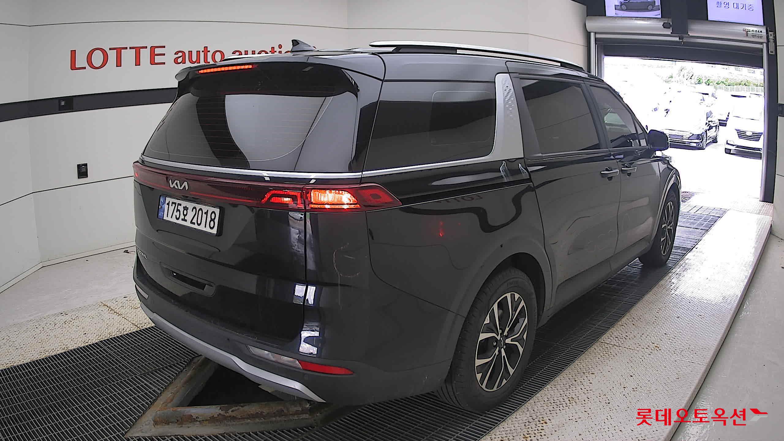 Kia Carnival 2023 Aurora Black Pearl из Кореи, фото 4