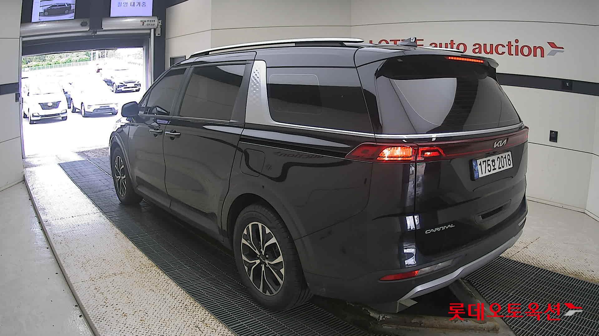 Kia Carnival 2023 Aurora Black Pearl из Кореи, фото 6
