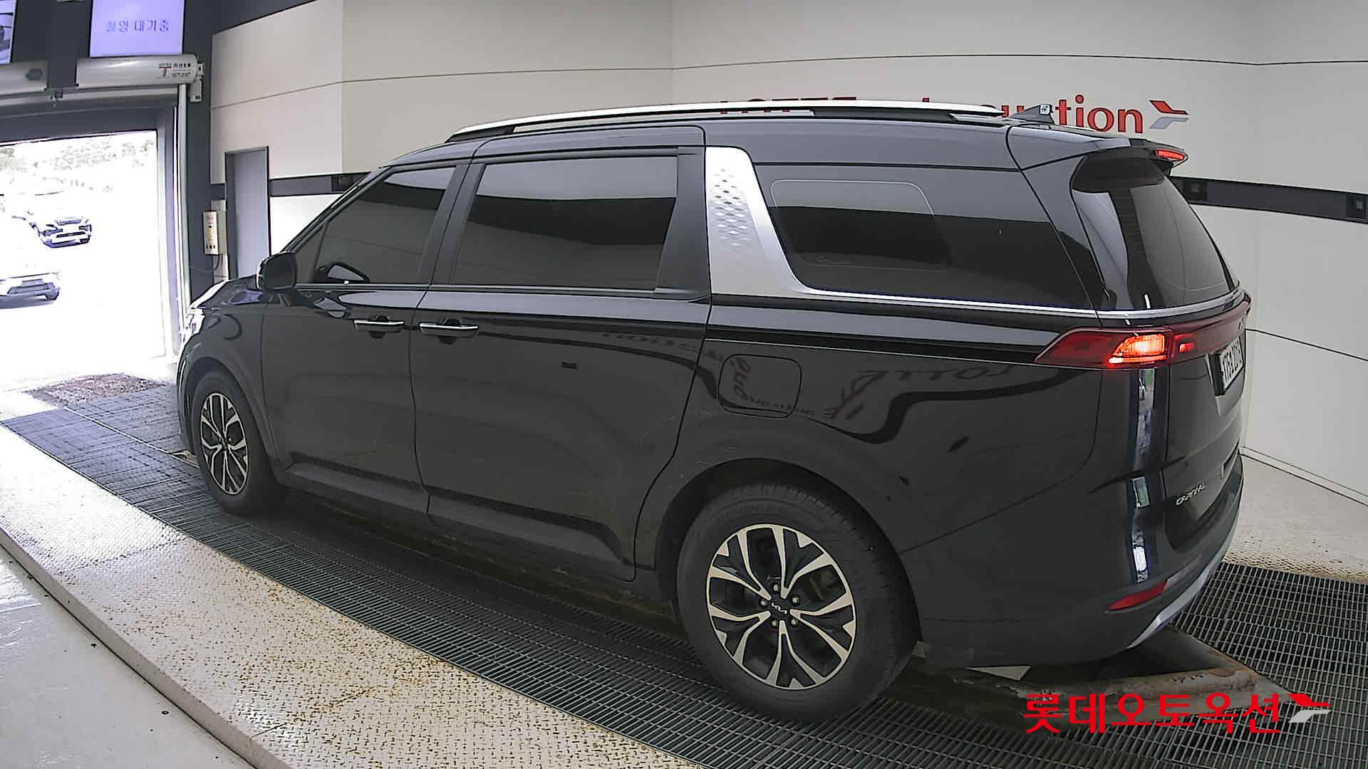 Kia Carnival id 3097970 из Кореи 10