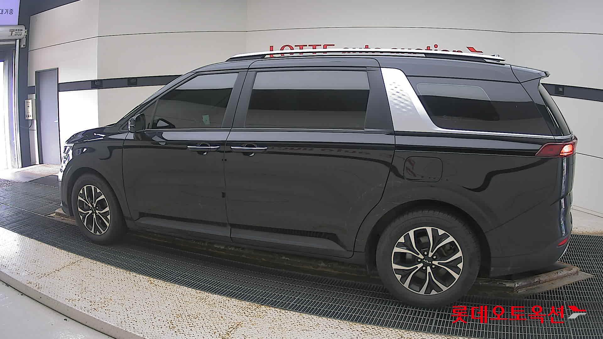 Kia Carnival id 3097970 из Кореи 11