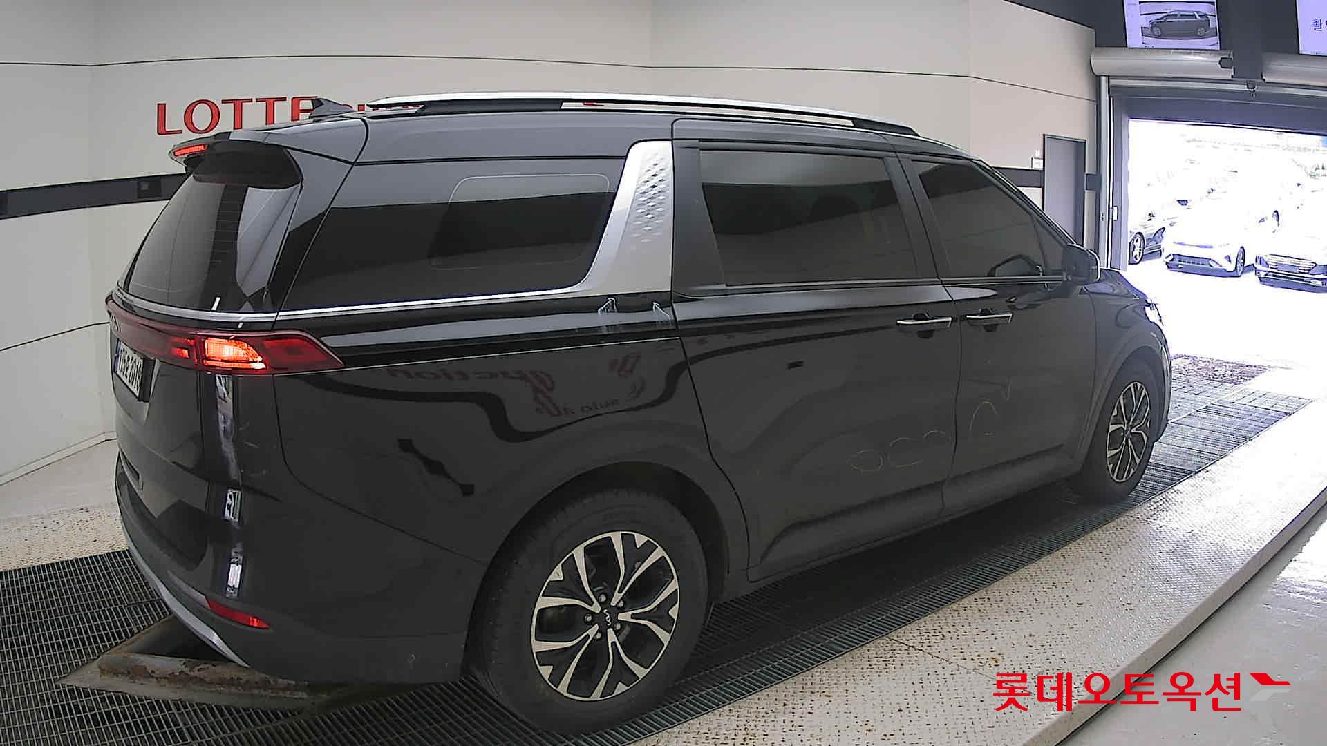 Kia Carnival id 3097970 из Кореи 19