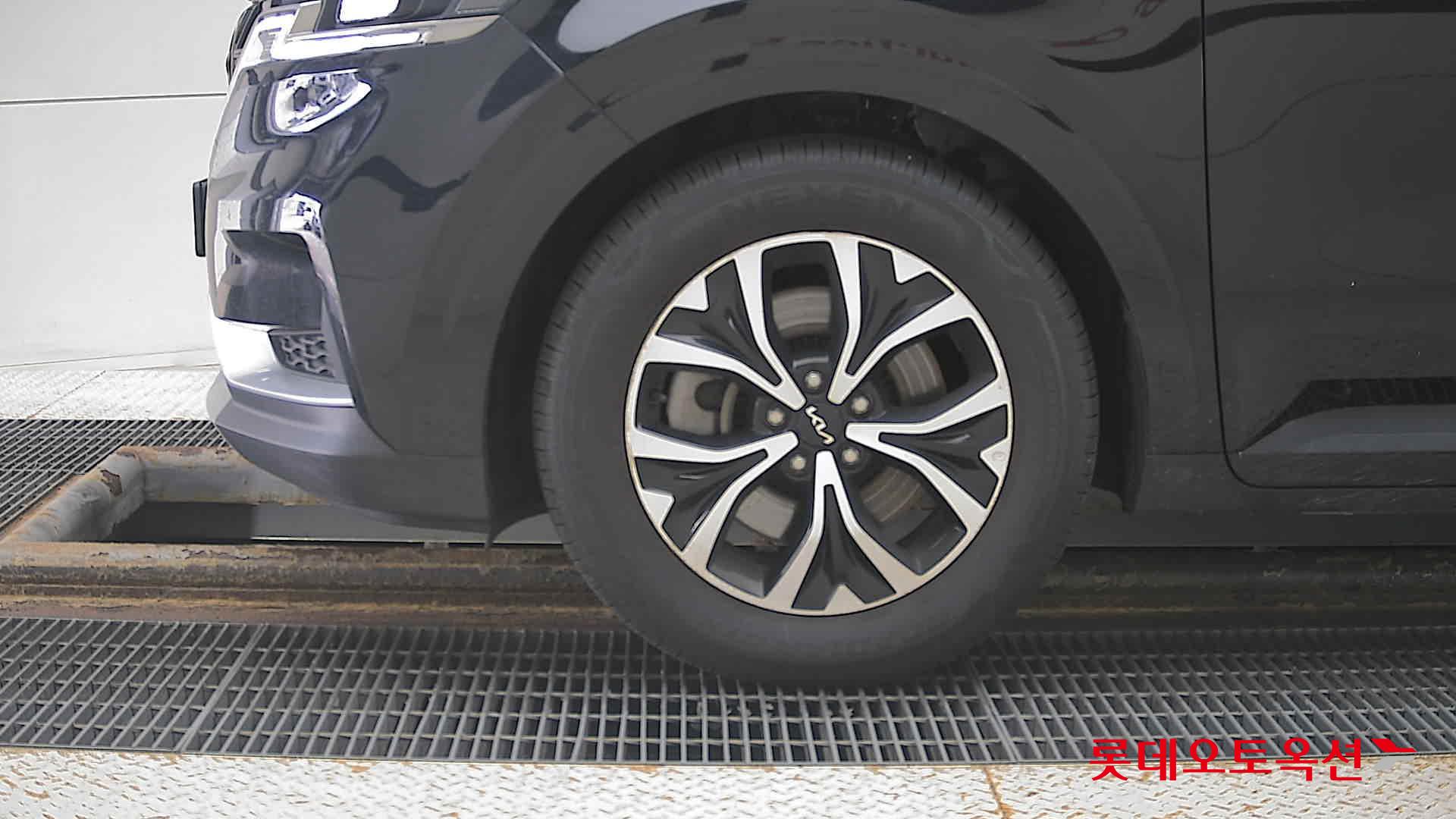 Kia Carnival id 3097970 из Кореи 21