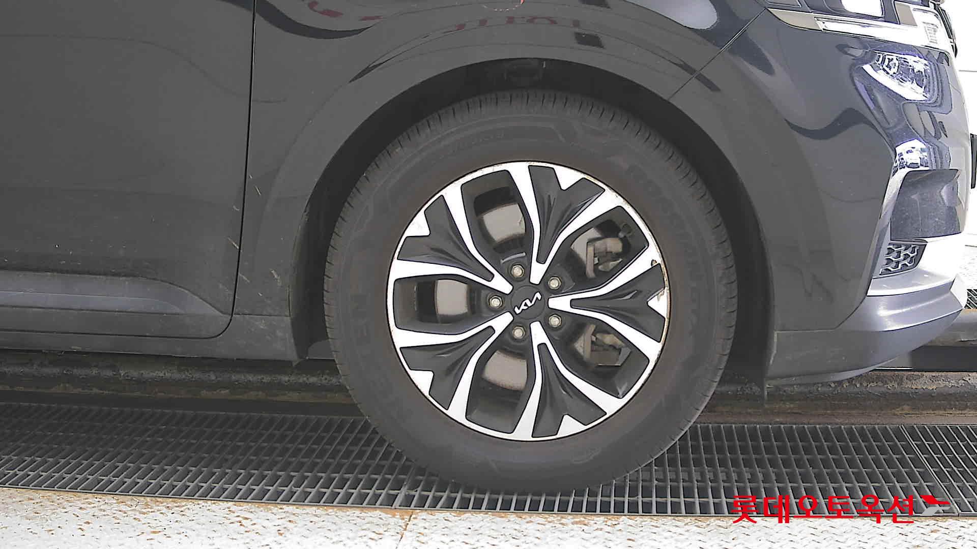 Kia Carnival id 3097970 из Кореи 23