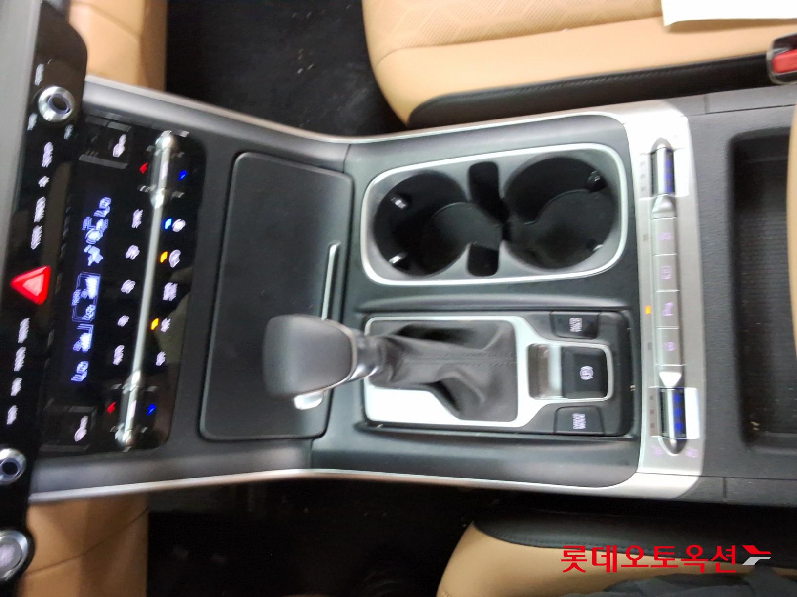 Kia Carnival id 3097970 из Кореи 31