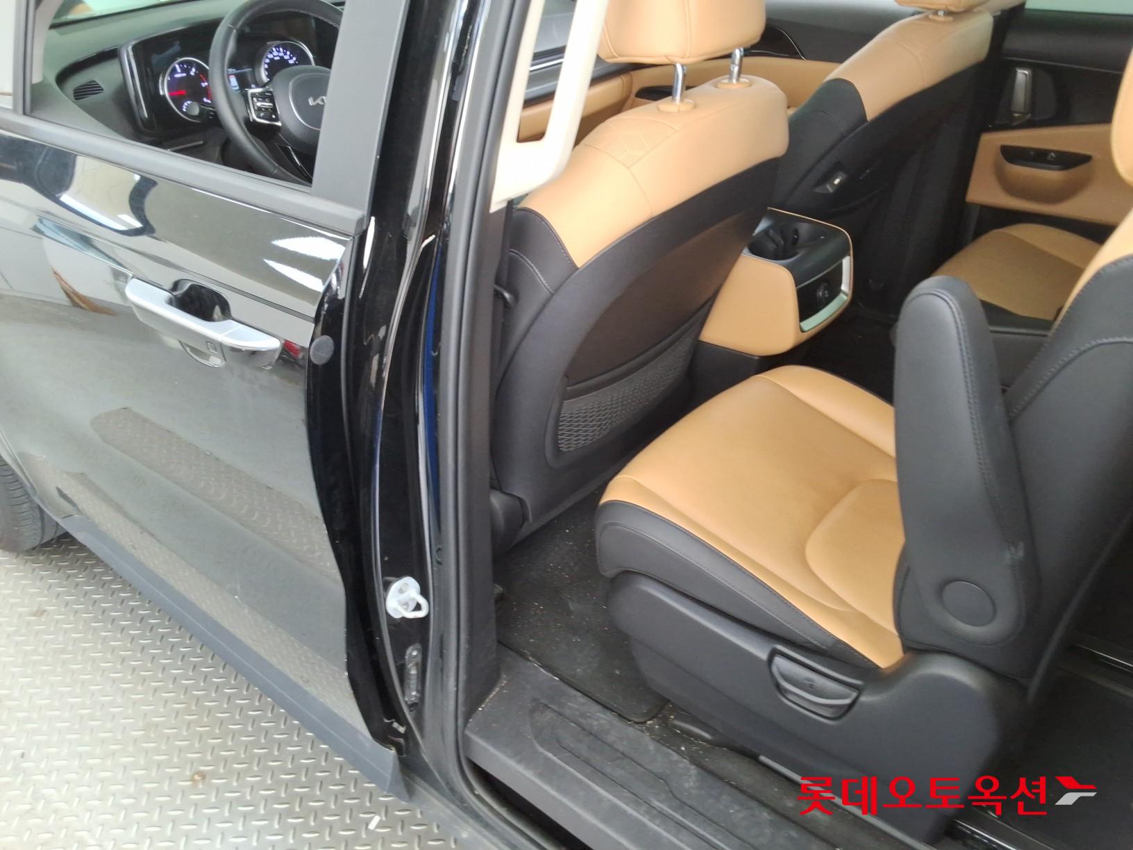 Kia Carnival id 3097970 из Кореи 36