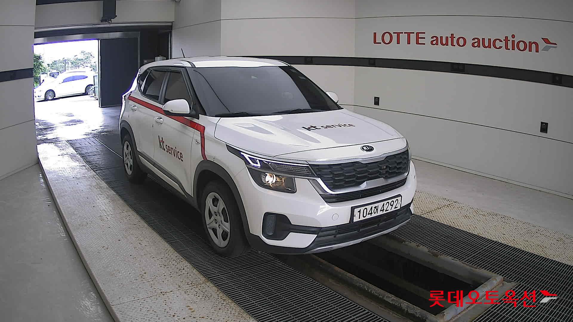 Kia Seltos 2020 Snow White Pearl из Кореи, фото 2