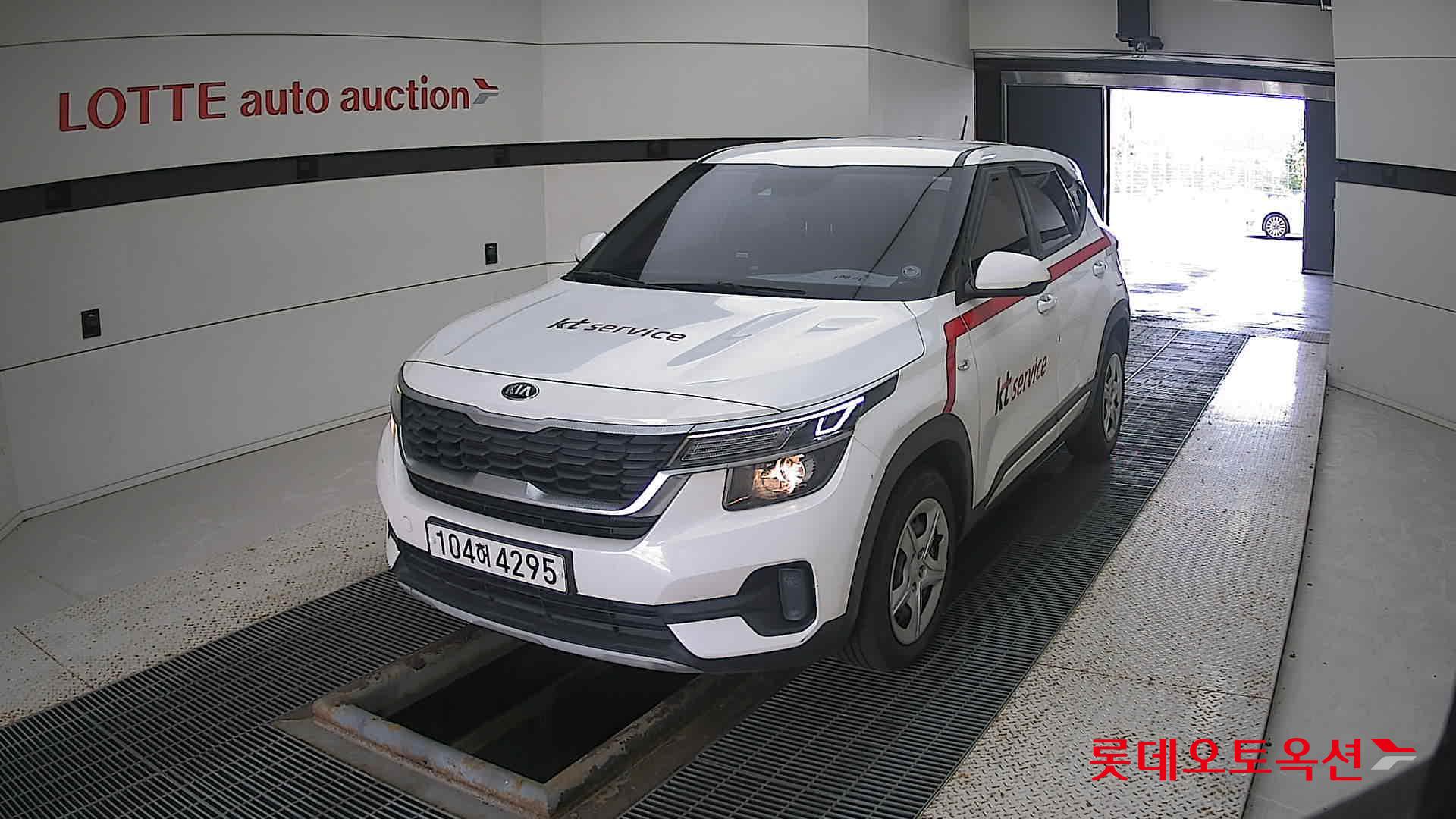 Kia Seltos 2020 Snow White Pearl из Кореи