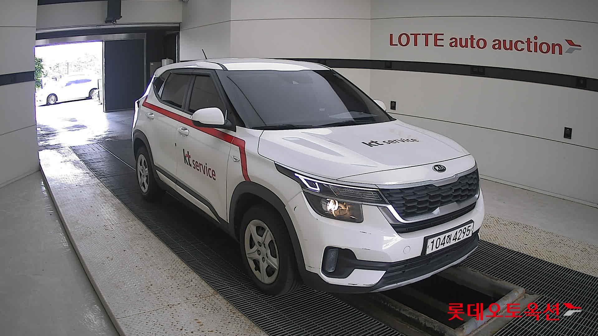 Kia Seltos 2020 Snow White Pearl из Кореи, фото 2