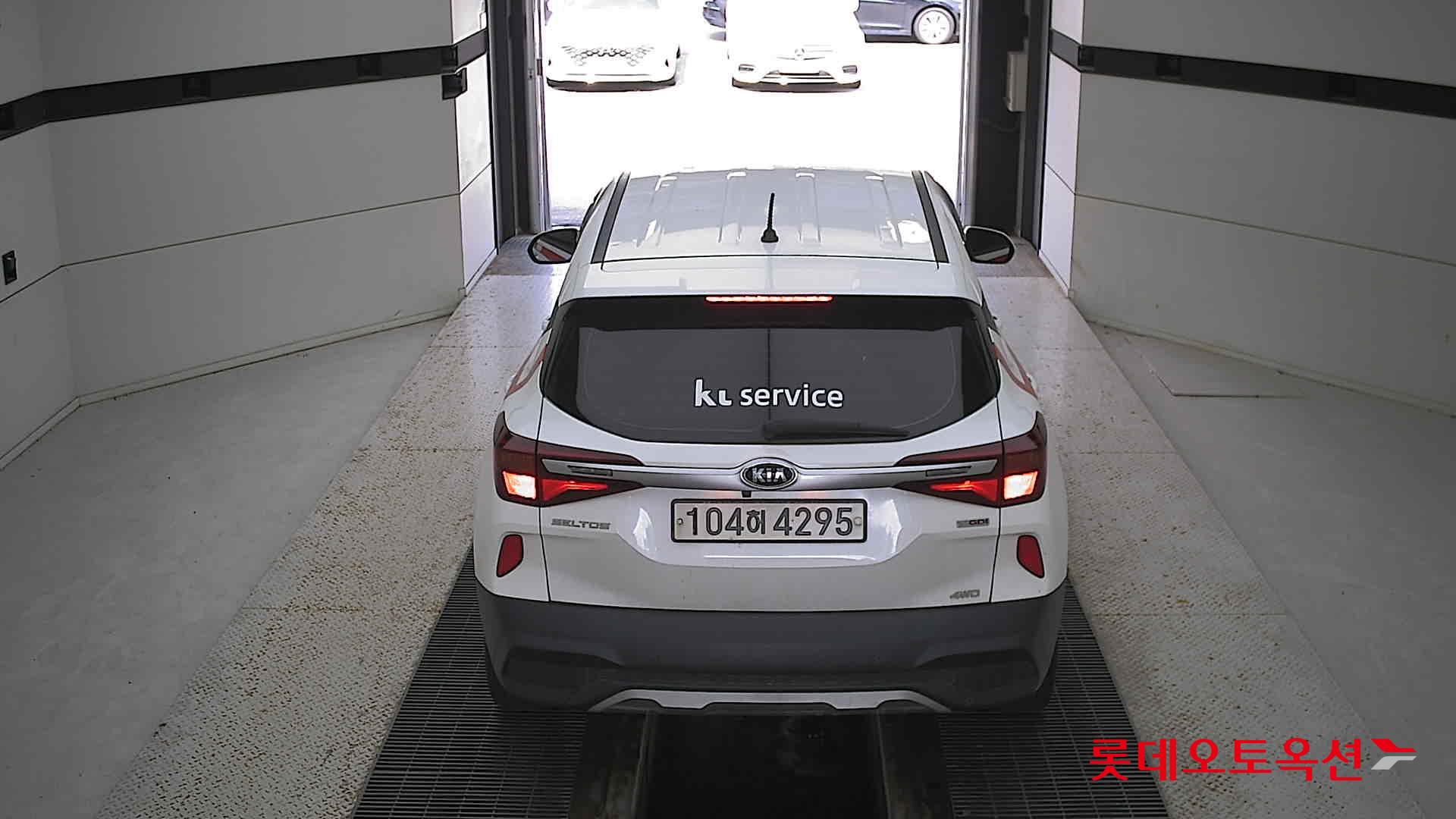 Kia Seltos 2020 Snow White Pearl из Кореи, фото 5