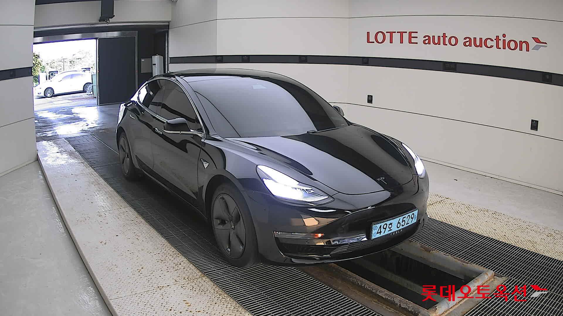 تسلا MODEL 3