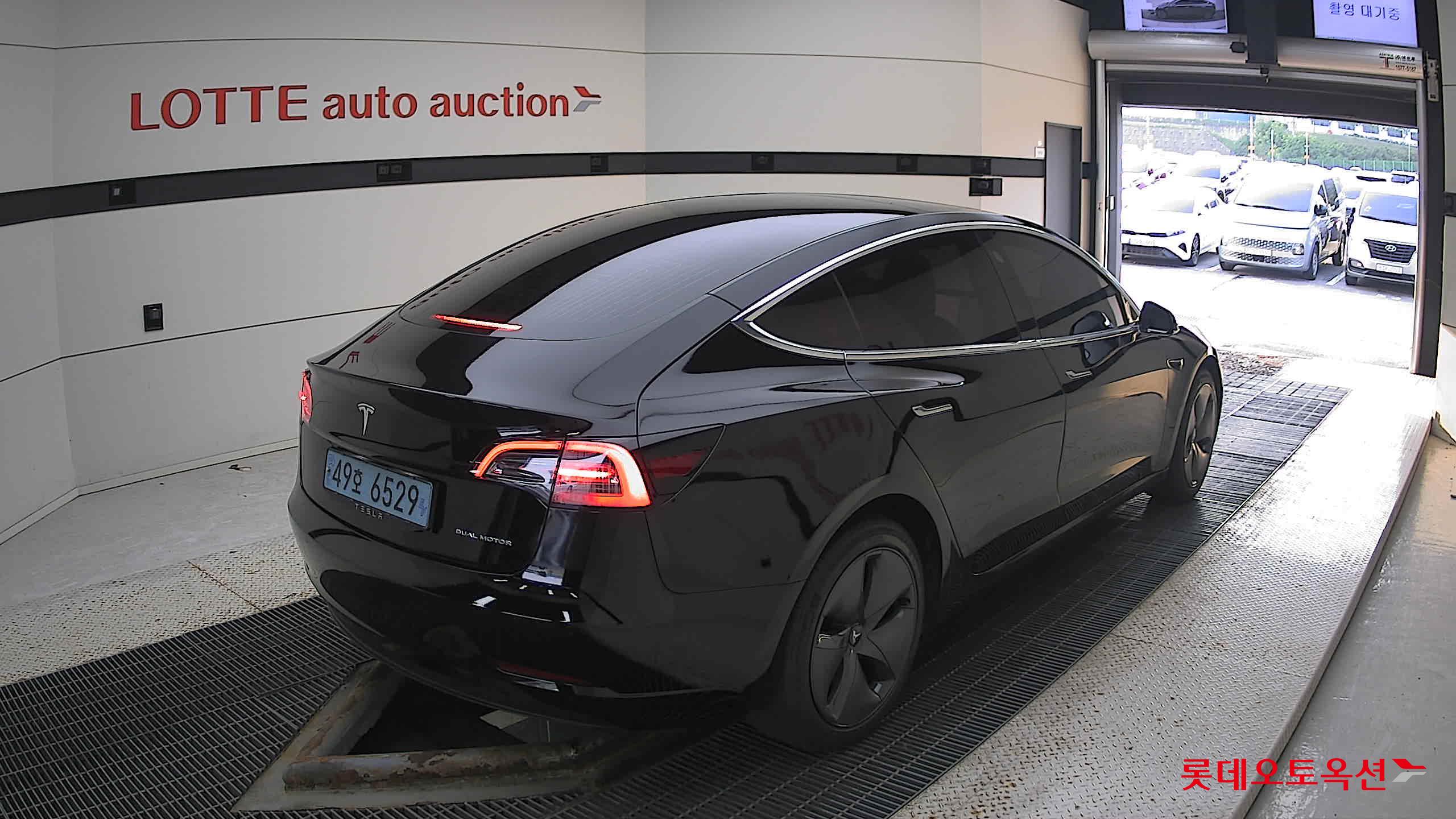 تسلا MODEL 3