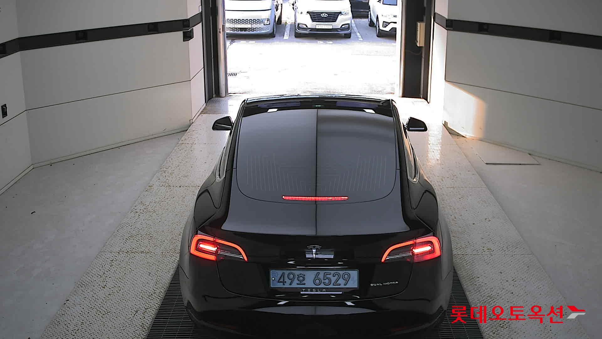 تسلا MODEL 3