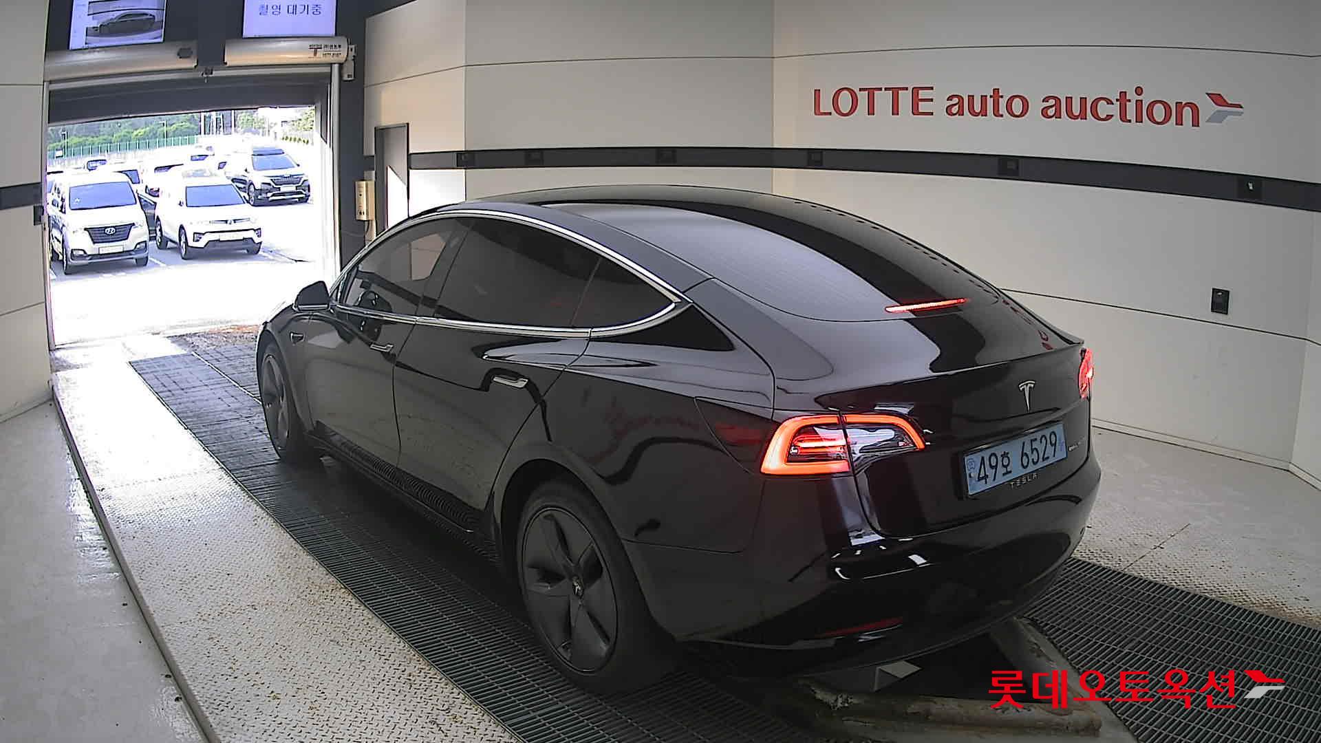 تسلا MODEL 3