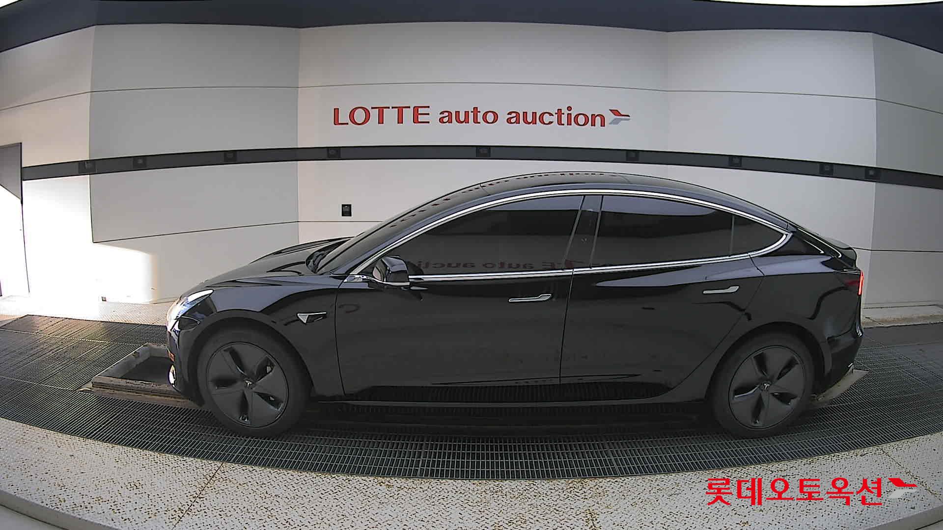تسلا MODEL 3