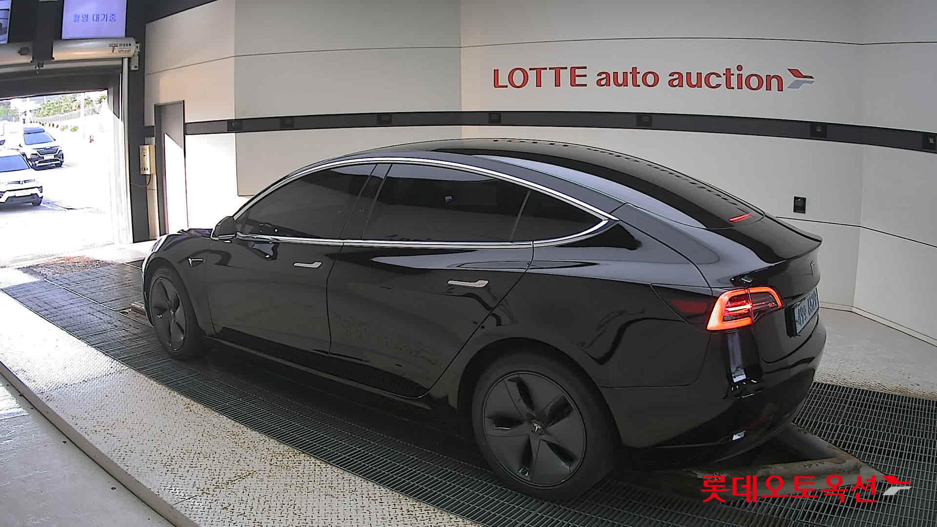 تسلا MODEL 3