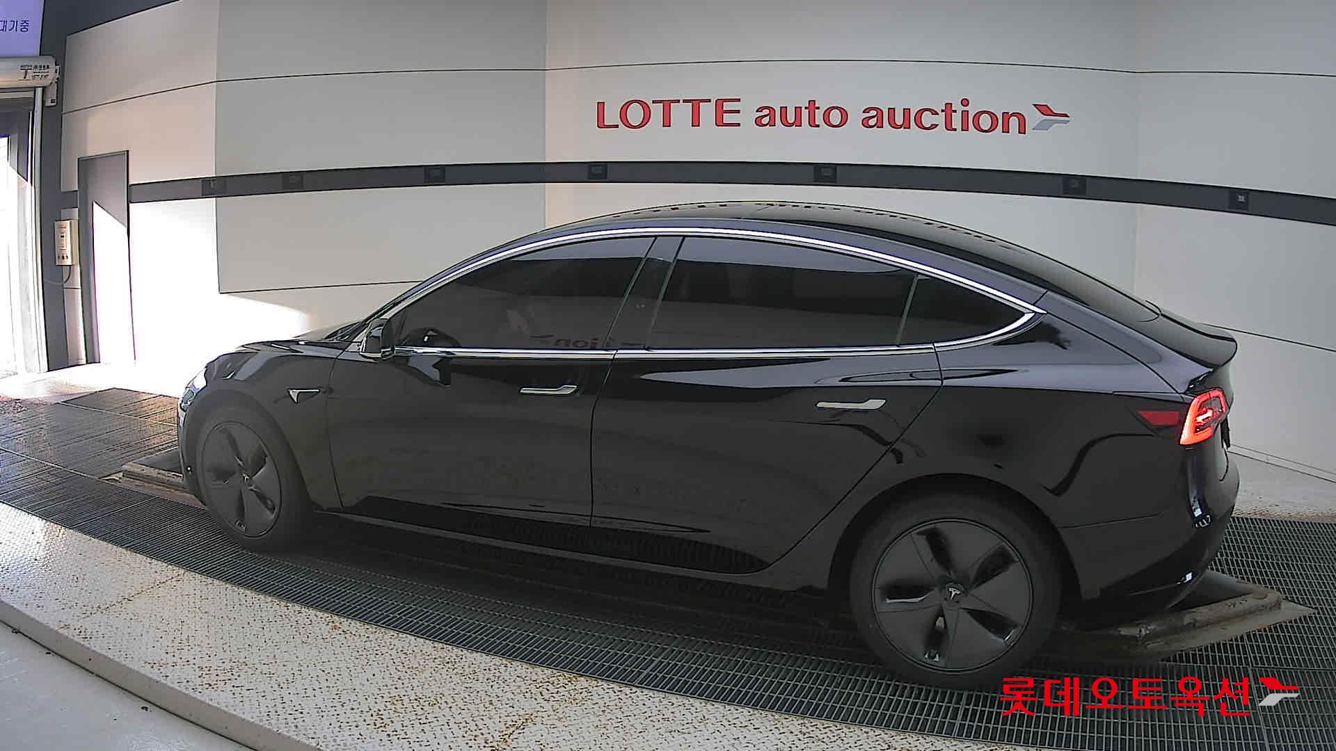 تسلا MODEL 3