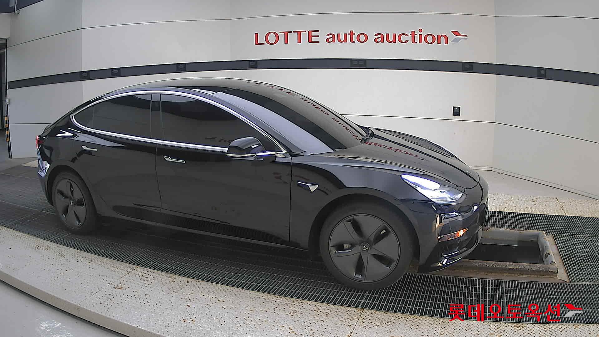 تسلا MODEL 3