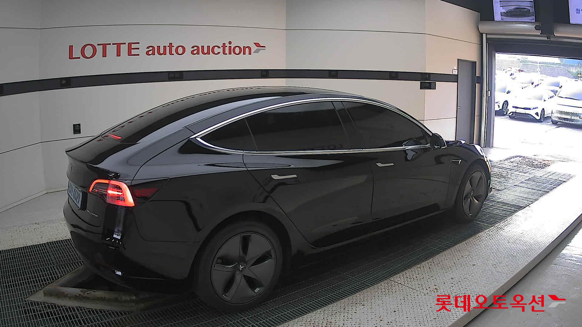 تسلا MODEL 3