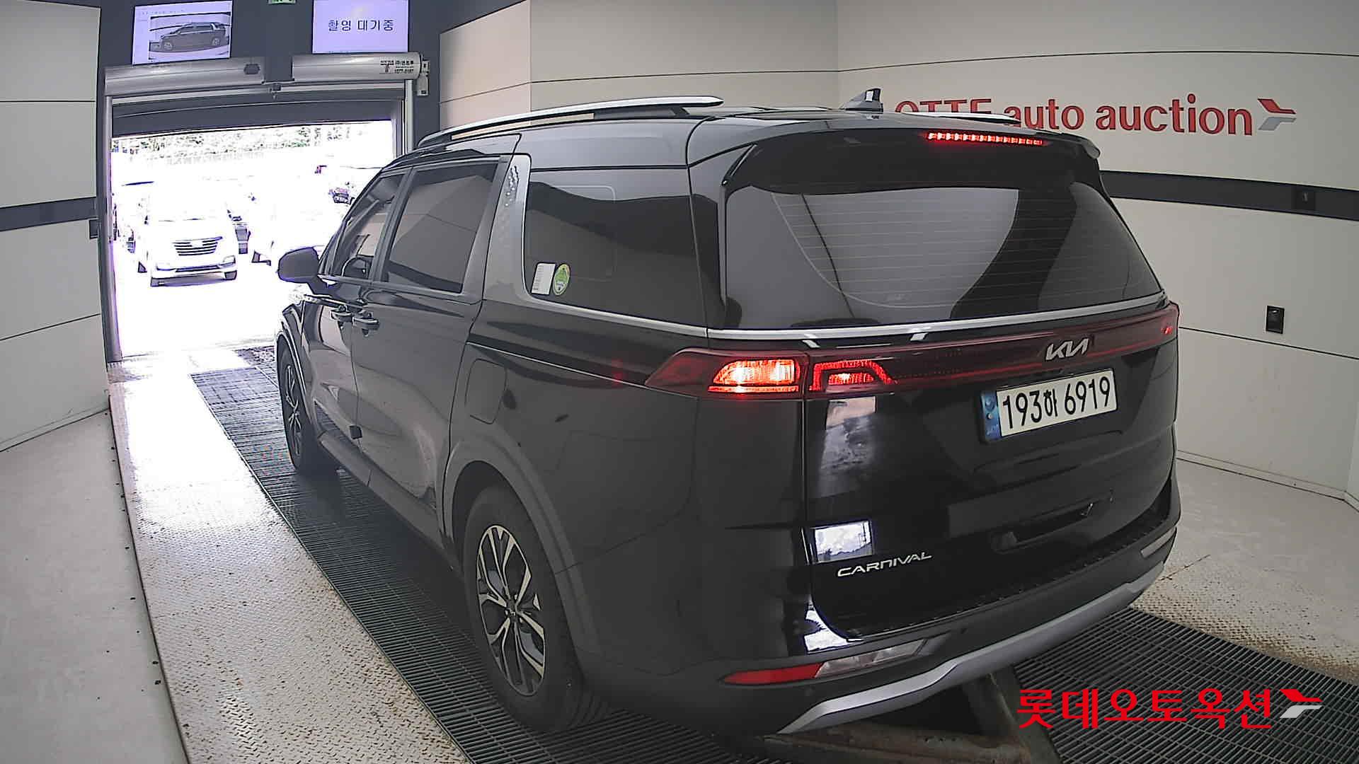 Kia Carnival id 3097980 из Кореи 9