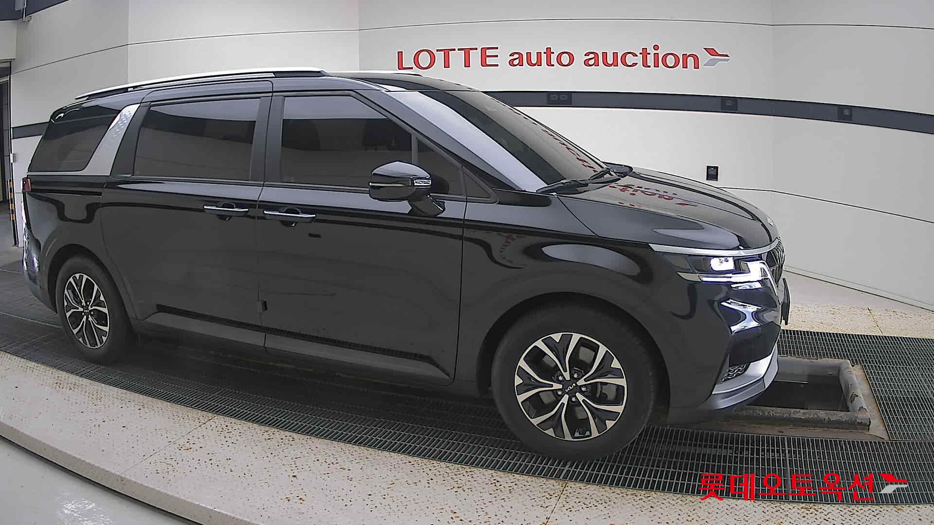 Kia Carnival id 3097980 из Кореи 17