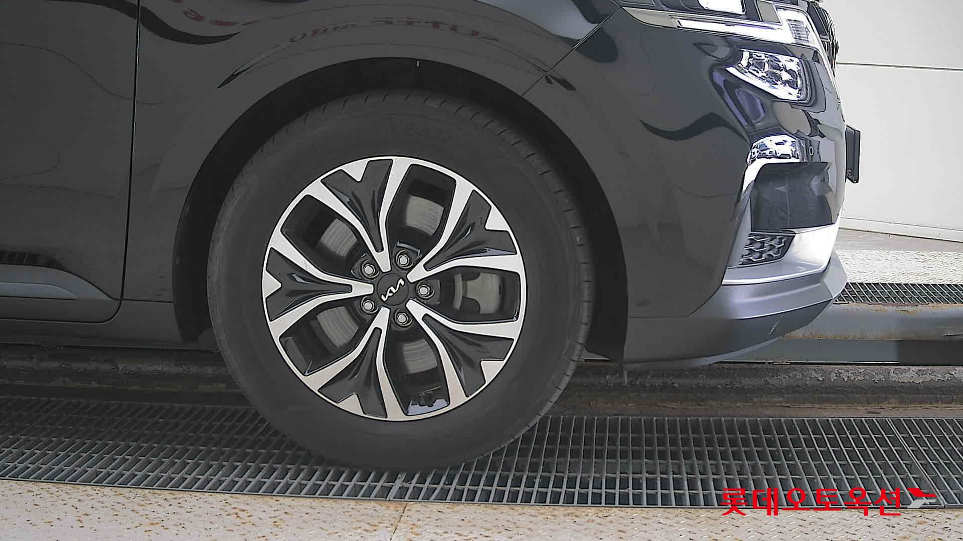 Kia Carnival id 3097980 из Кореи 23