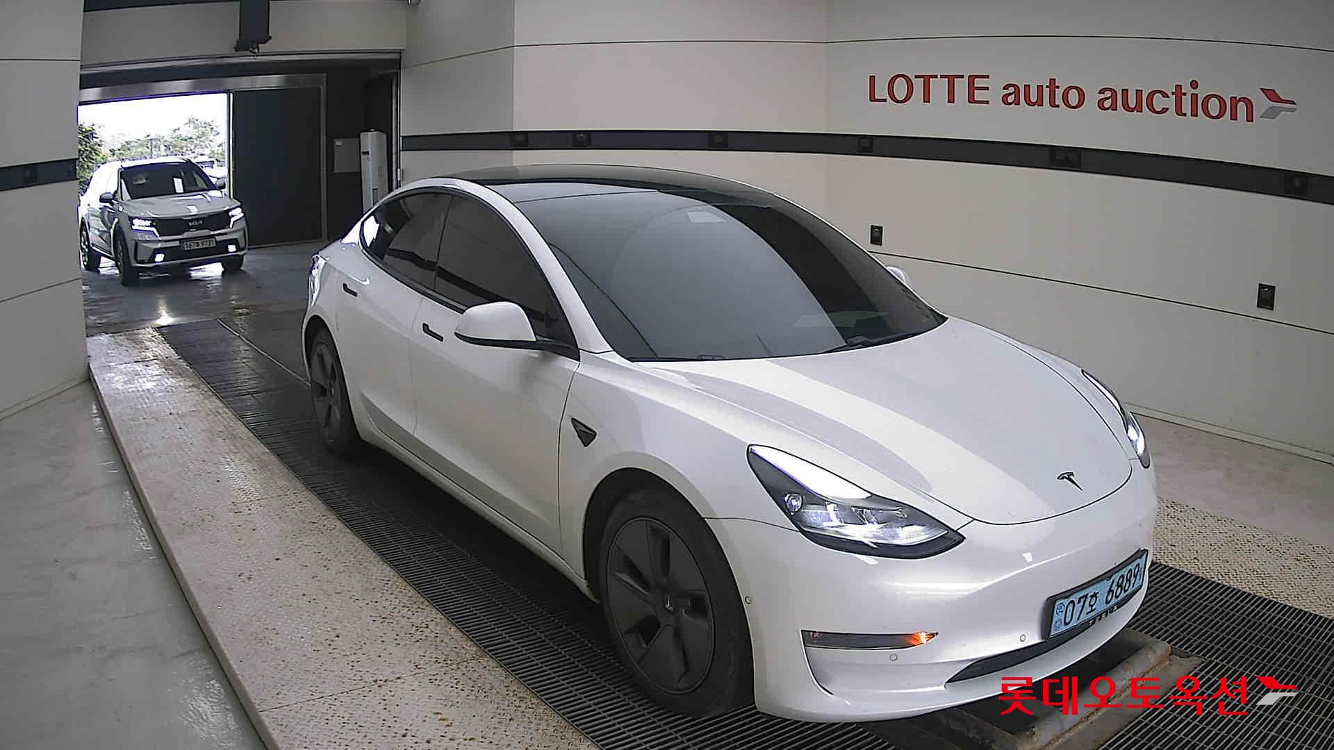 تسلا MODEL 3