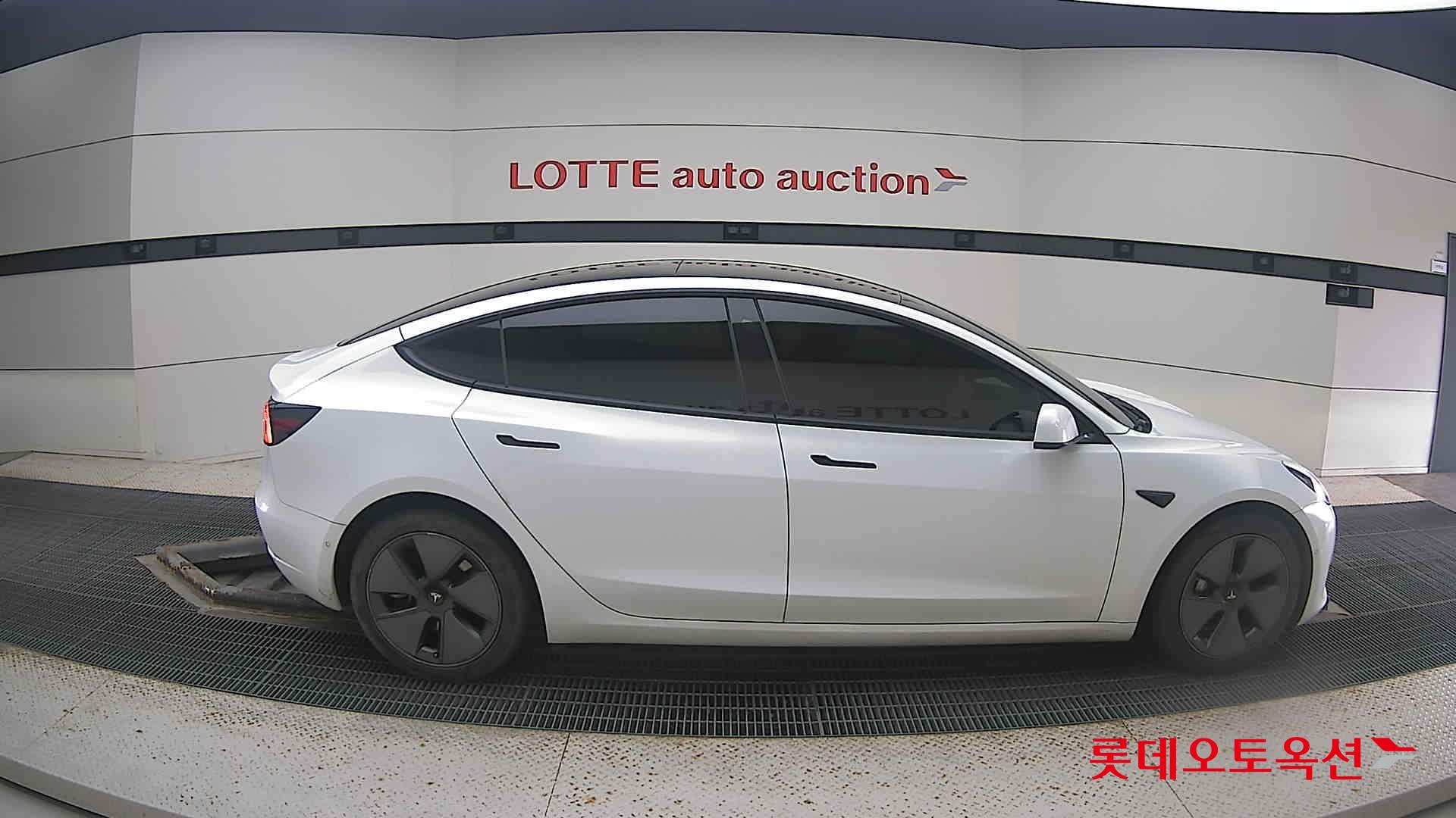 تسلا MODEL 3