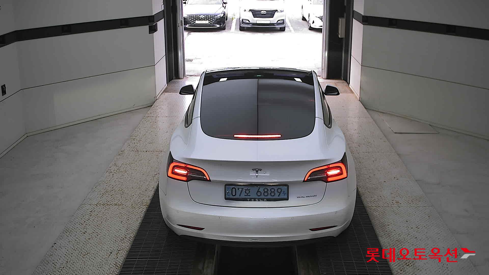 تسلا MODEL 3