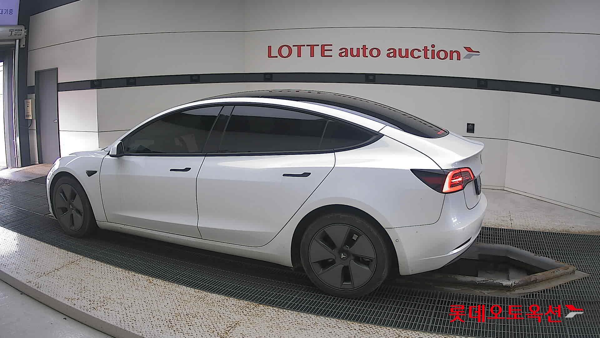 تسلا MODEL 3