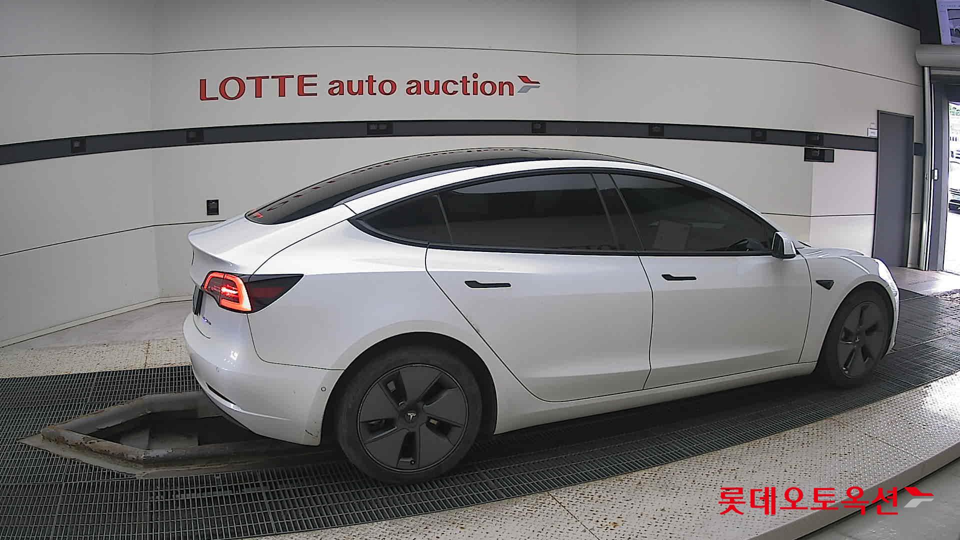 تسلا MODEL 3