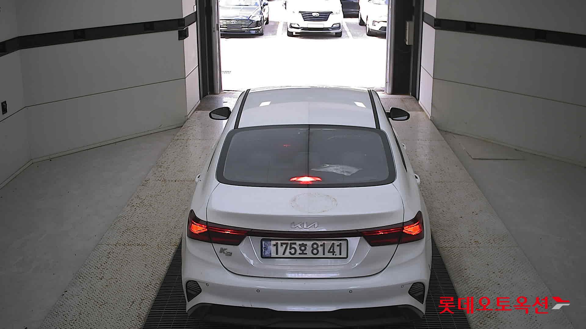 Kia K3 2023 Snow White Pearl (optional) из Кореи, фото 5