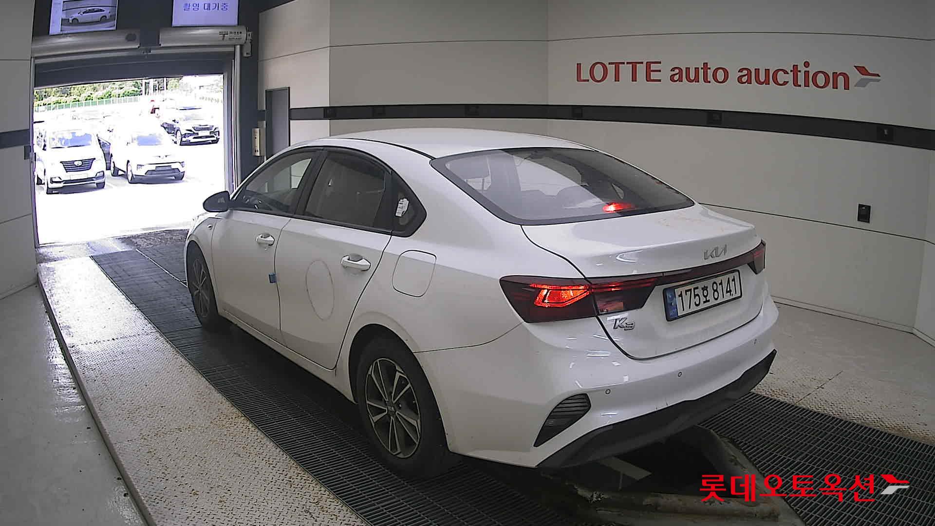 Kia K3 2023 Snow White Pearl (optional) из Кореи, фото 6