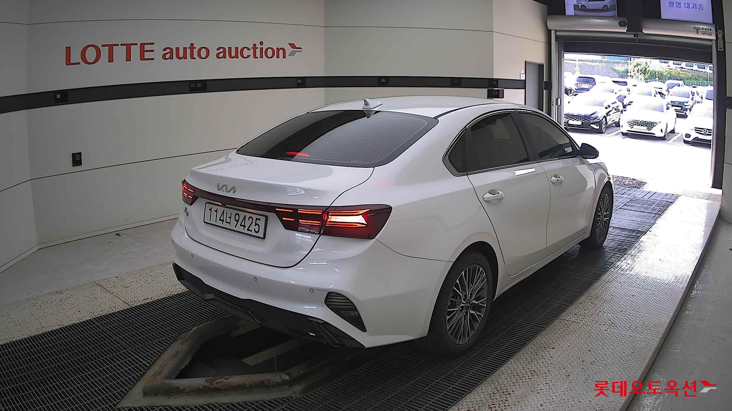 Kia K3 2022 Белый из Кореи, фото 4