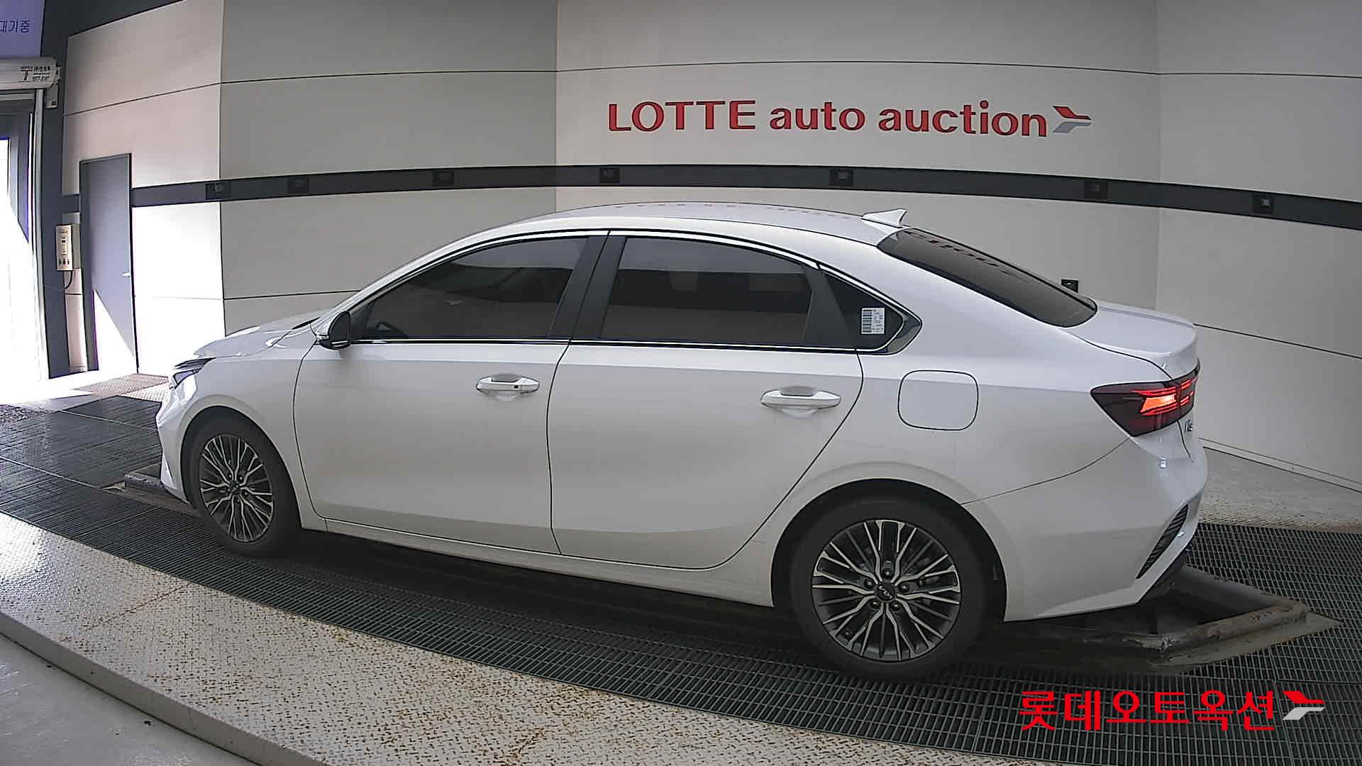 Kia K3 id 3057639 из Кореи 11