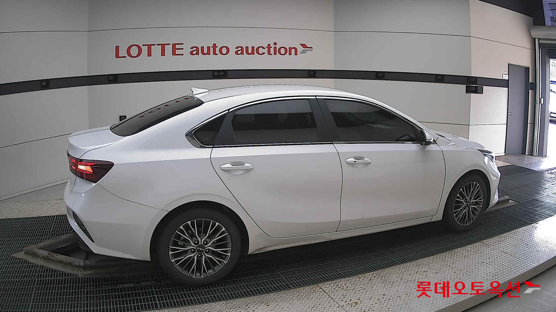 Kia K3 id 3057639 из Кореи 18