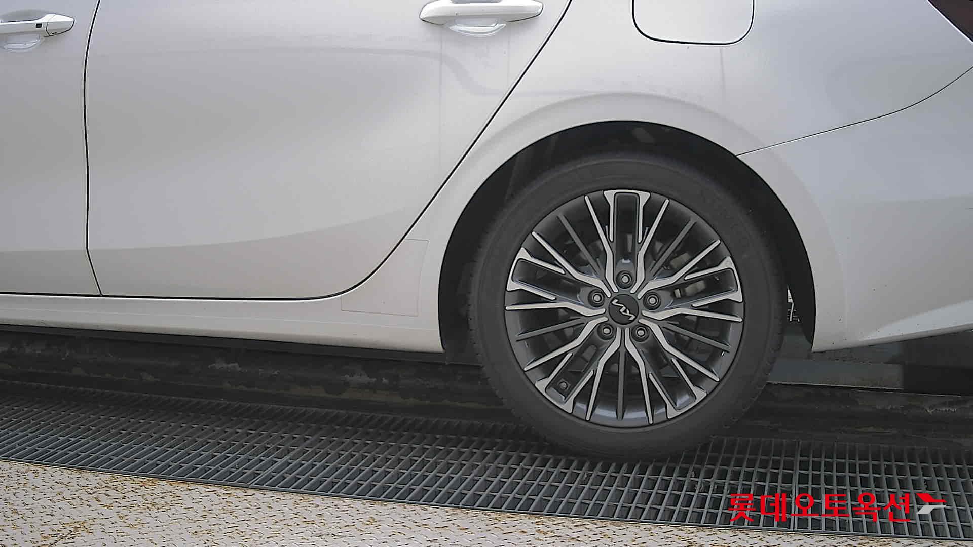 Kia K3 id 3057639 из Кореи 22