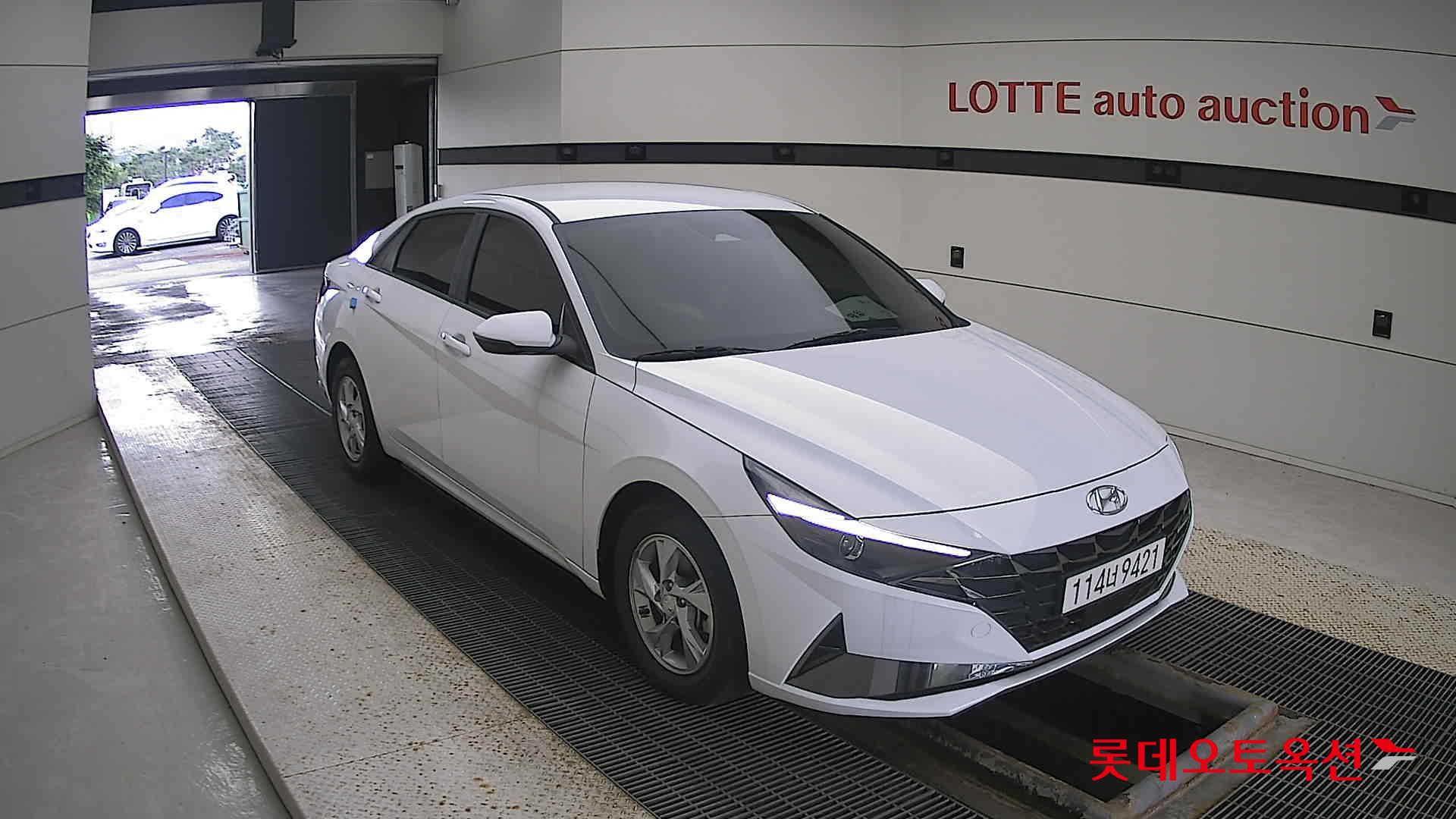 Hyundai Avante 2021 Белый из Кореи, фото 2