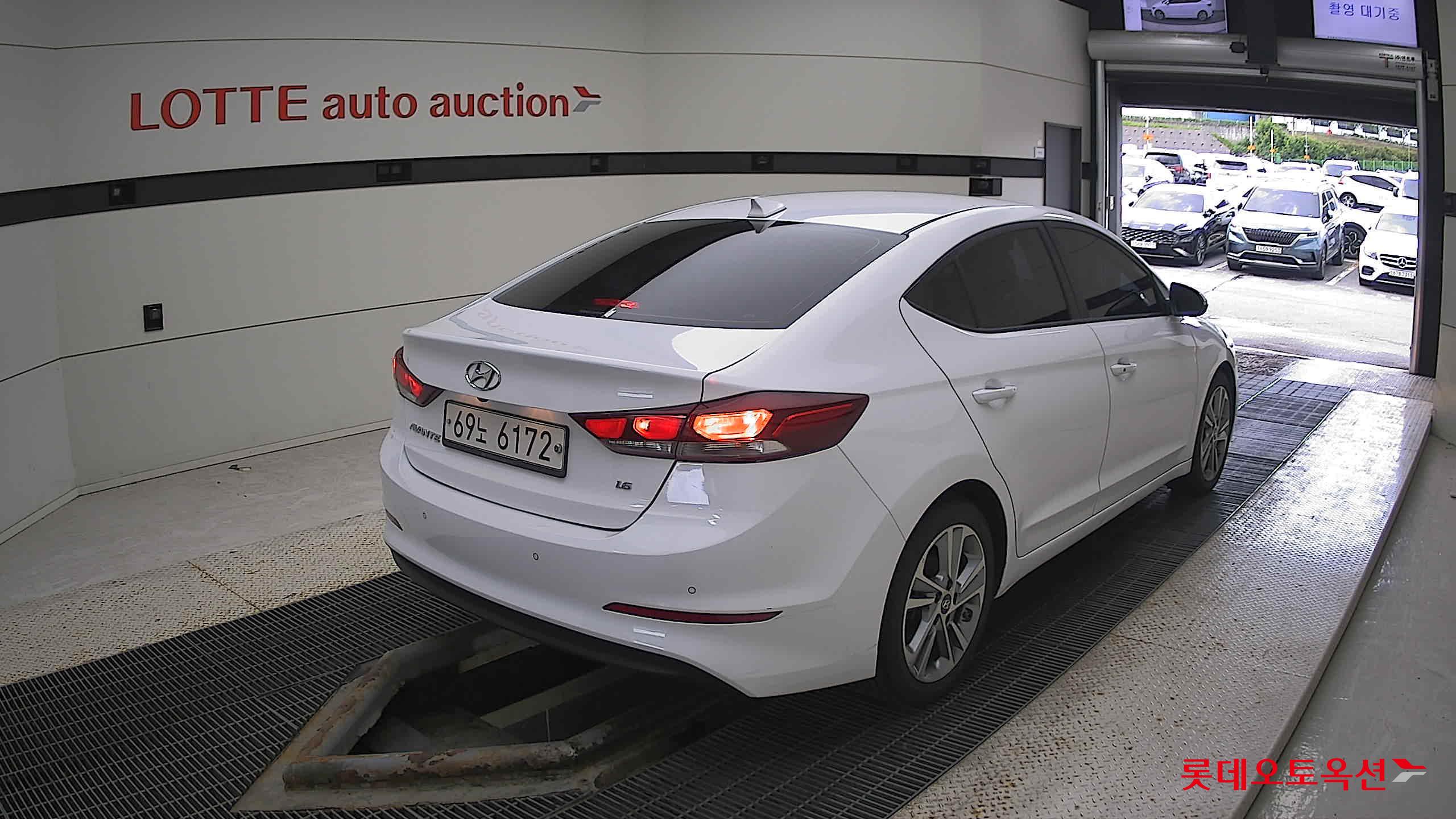 Hyundai Avante 2018 Белый из Кореи, фото 4