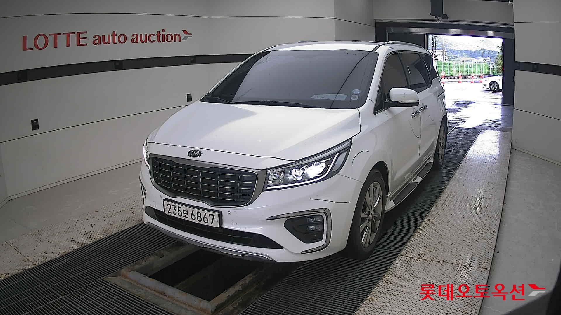 Kia Carnival 2019 Белый из Кореи