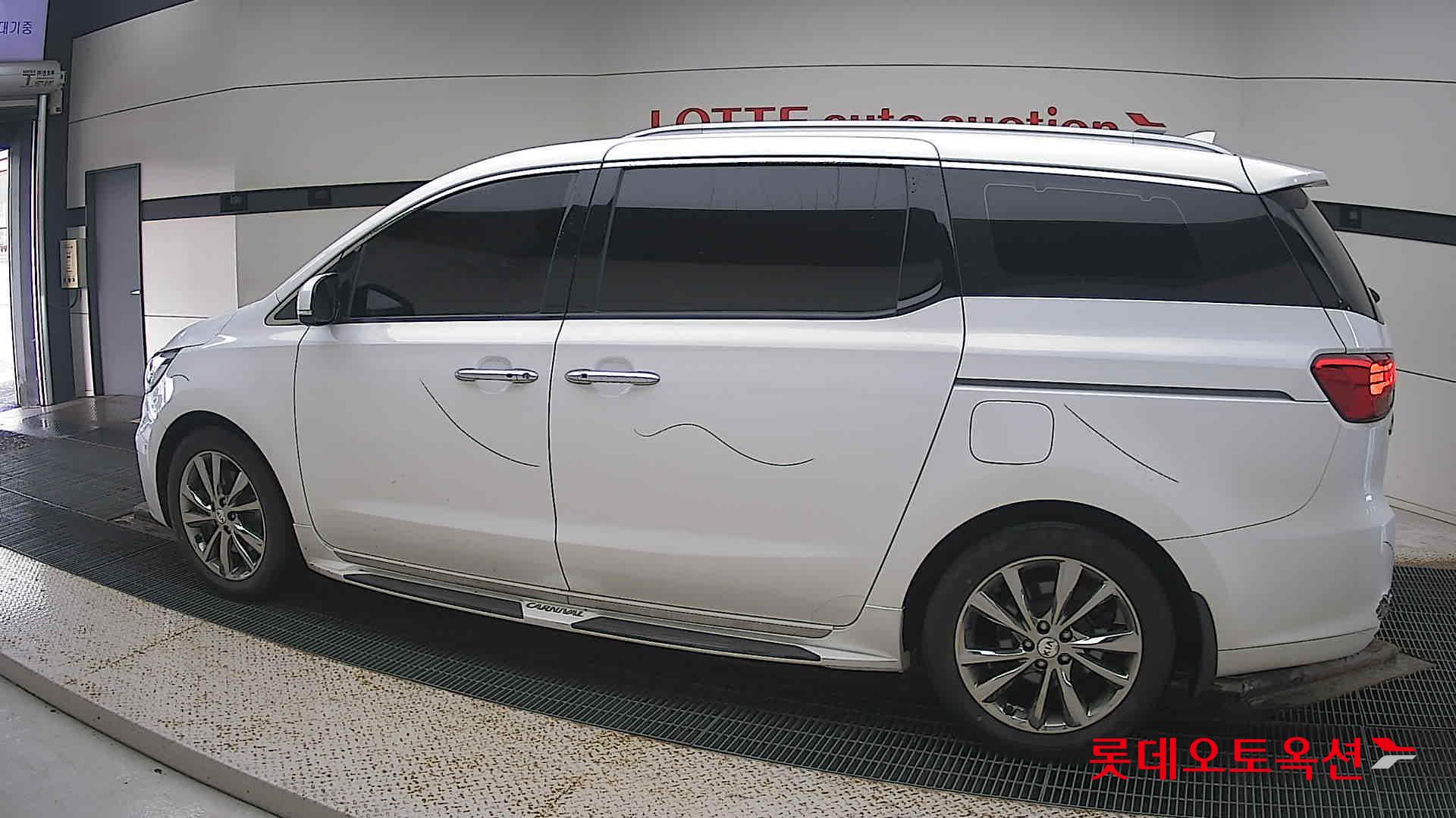 Kia Carnival id 3052554 из Кореи 11