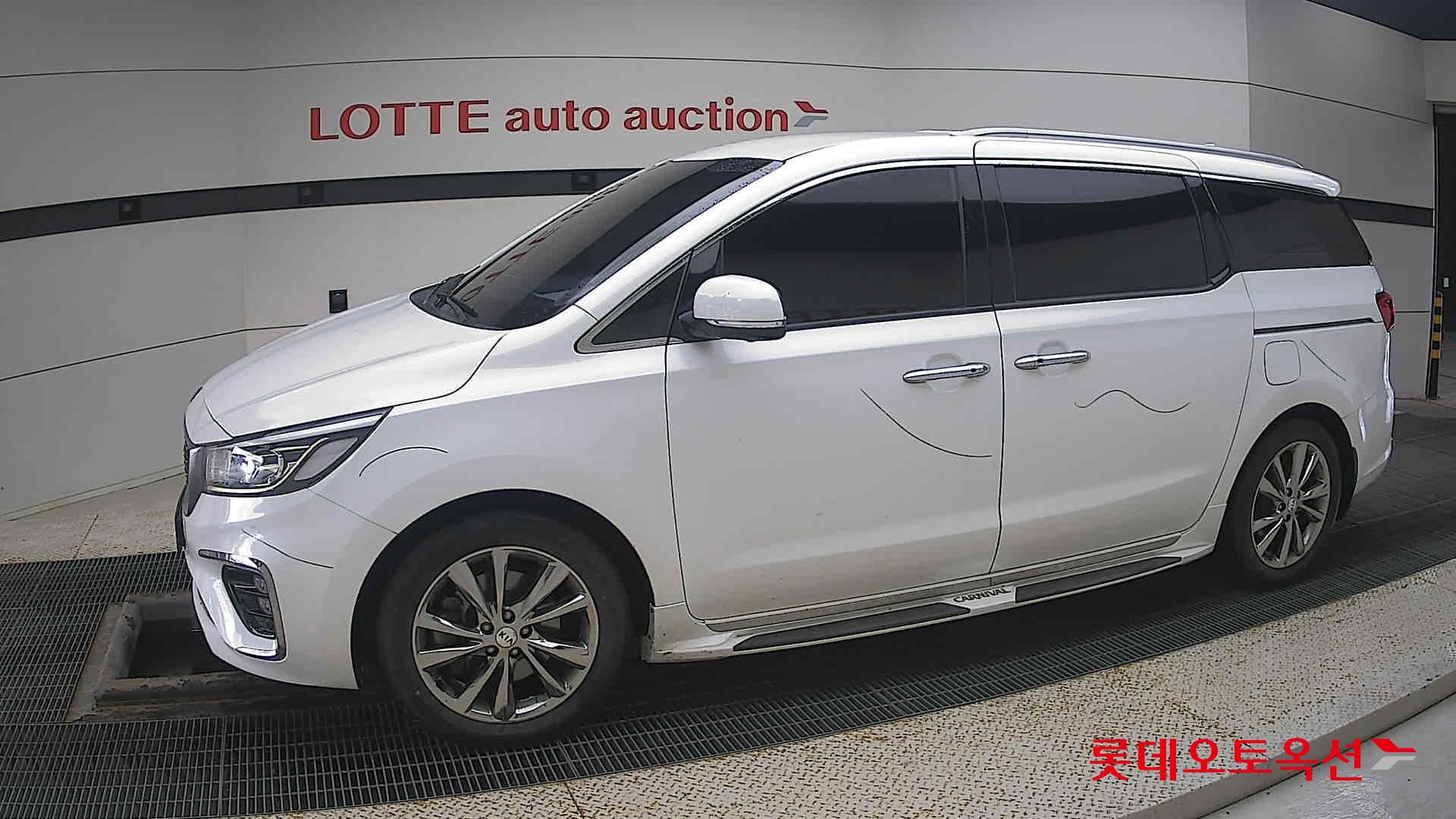 Kia Carnival id 3052554 из Кореи 12