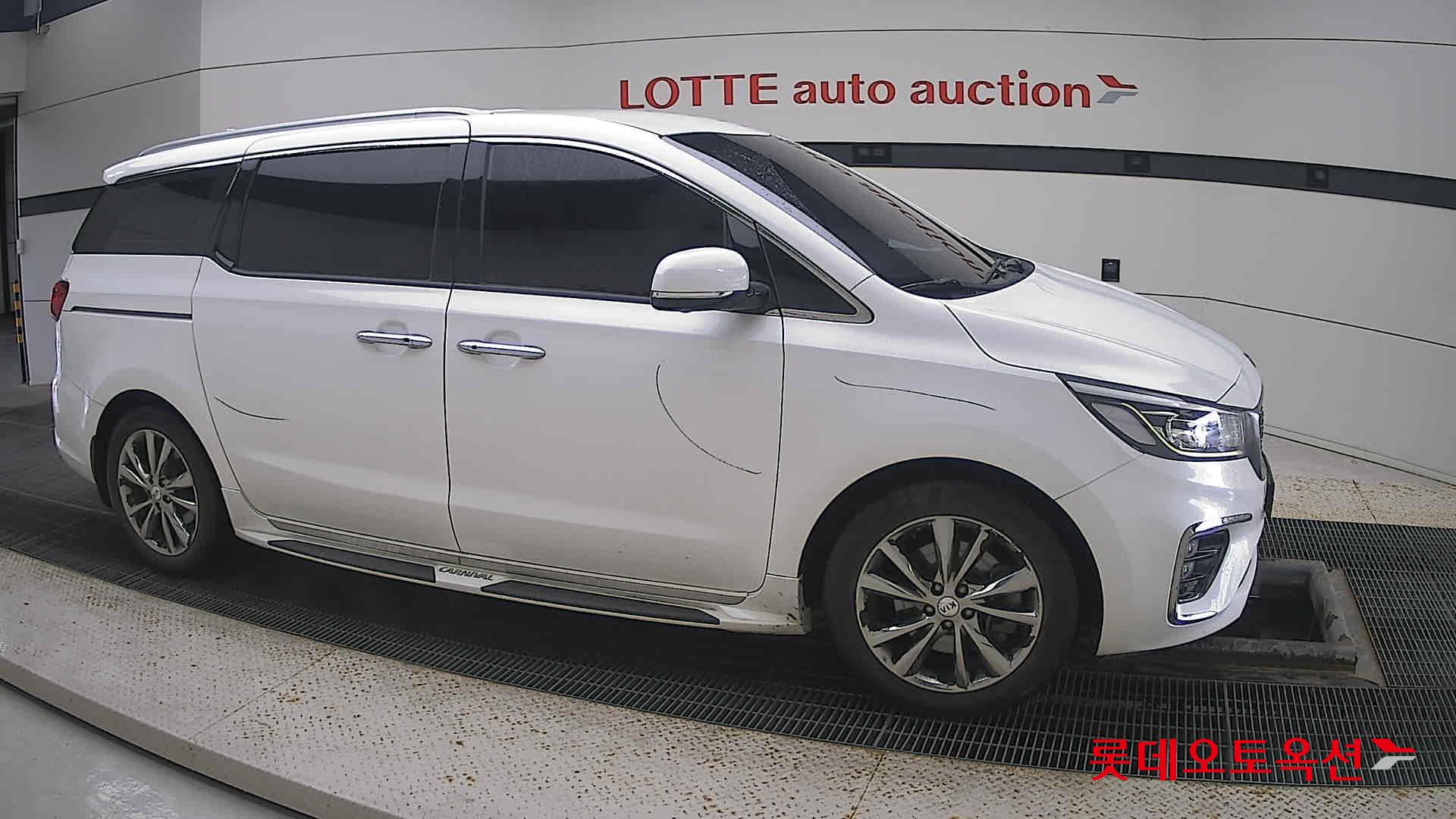 Kia Carnival id 3052554 из Кореи 17