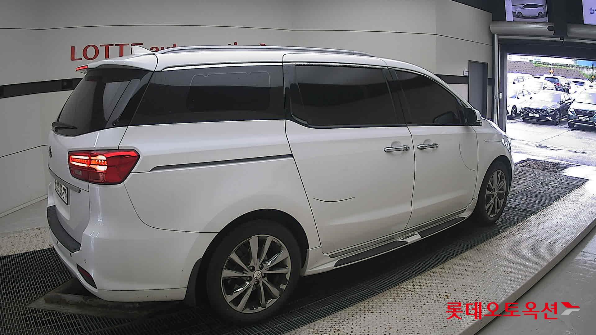 Kia Carnival id 3052554 из Кореи 19