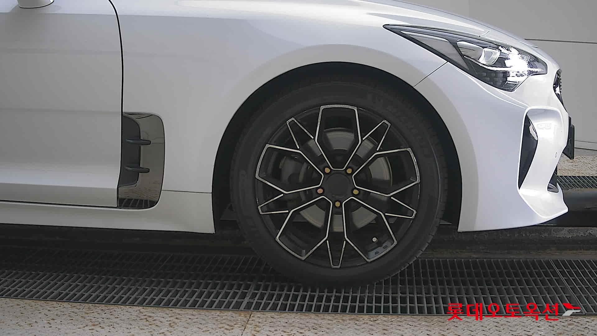 Kia Stinger id 3052578 из Кореи 23