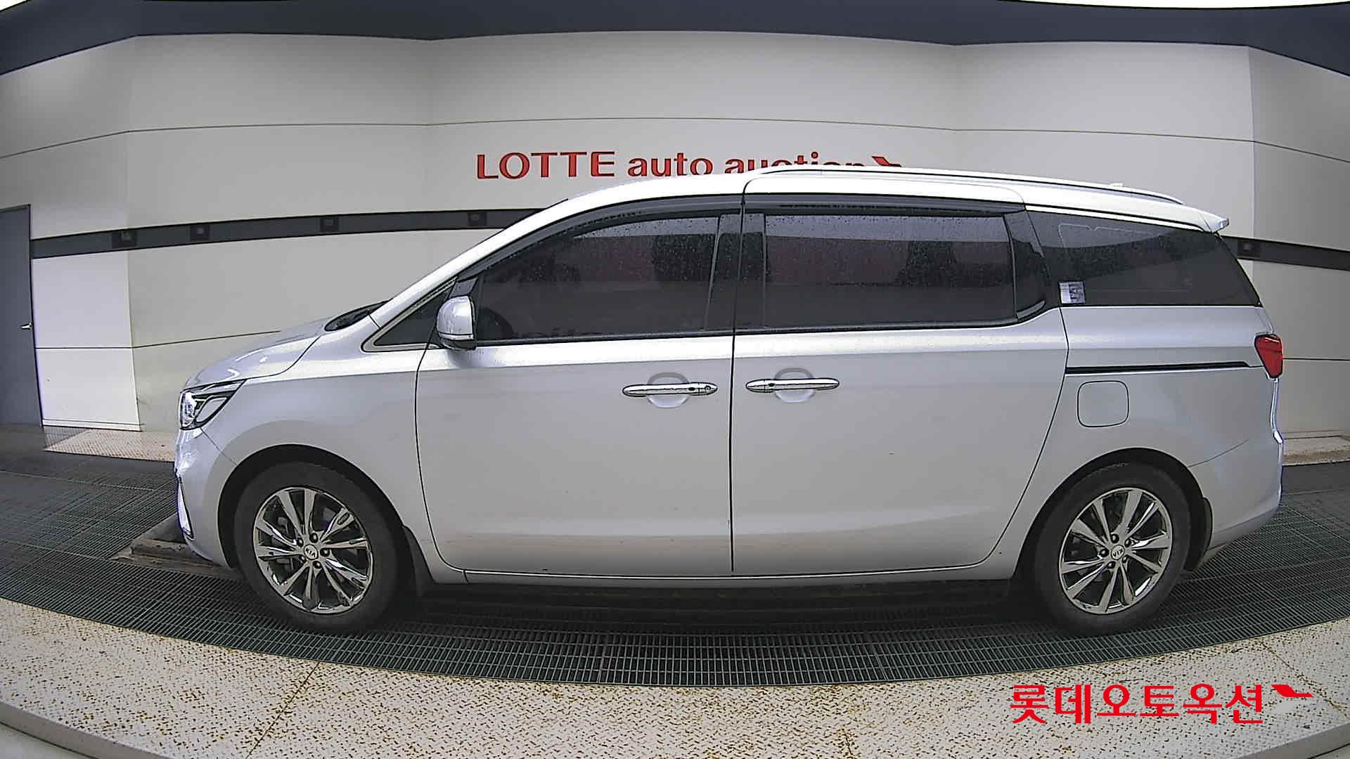 Kia Carnival id 3052576 из Кореи 7