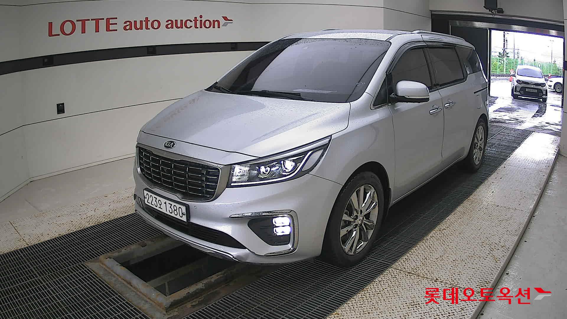 Kia Carnival id 3052576 из Кореи 14