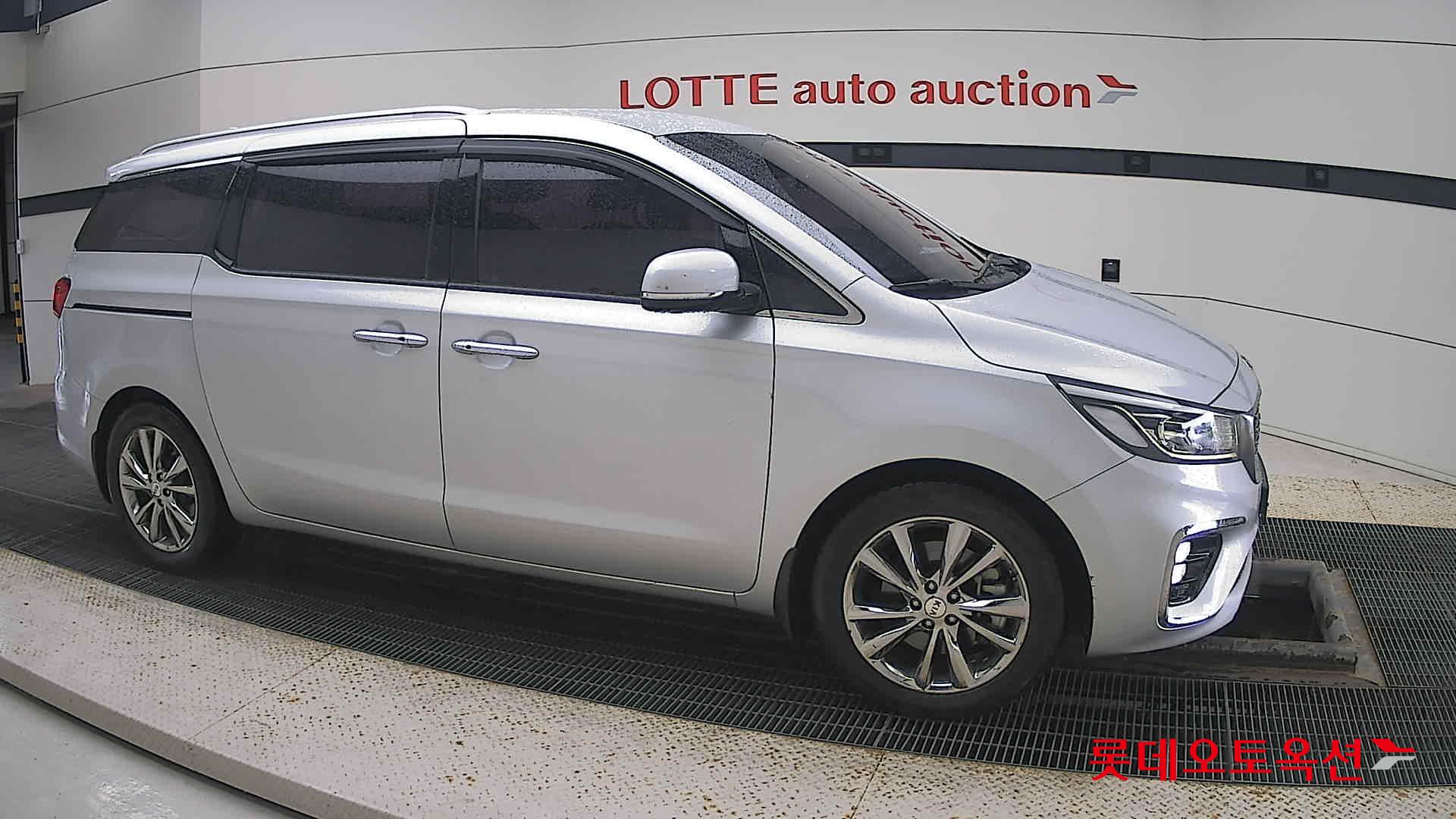 Kia Carnival id 3052576 из Кореи 17